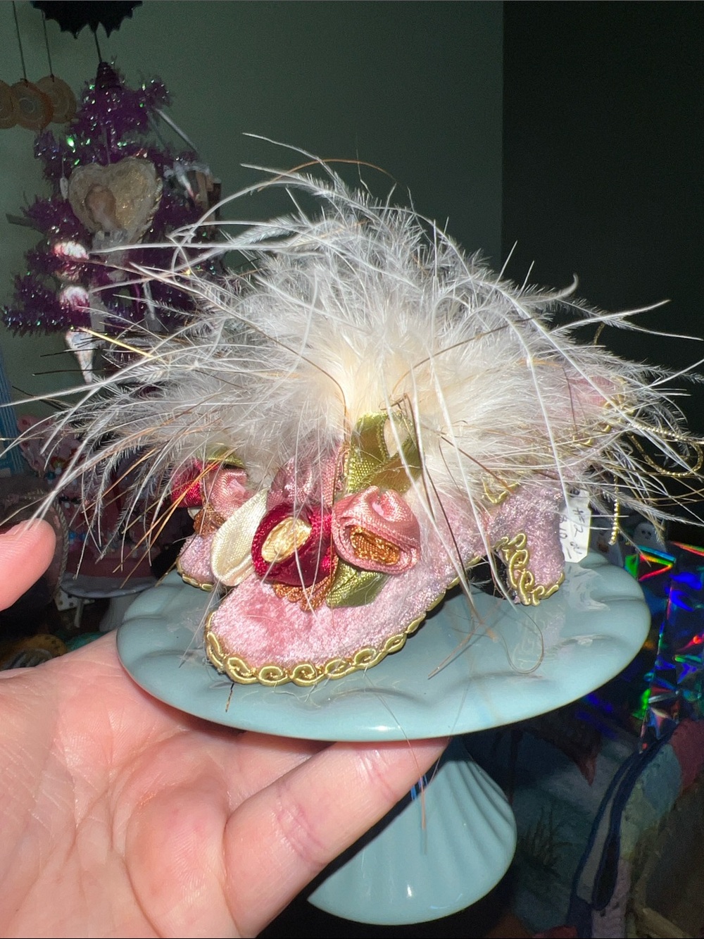 Elegant Pink Feathered Decorative Shoe ornament